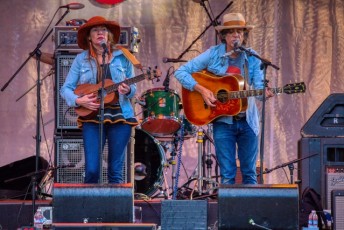 spring strawberry music festival